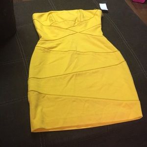 Yellow cynthia steffe dress with tags